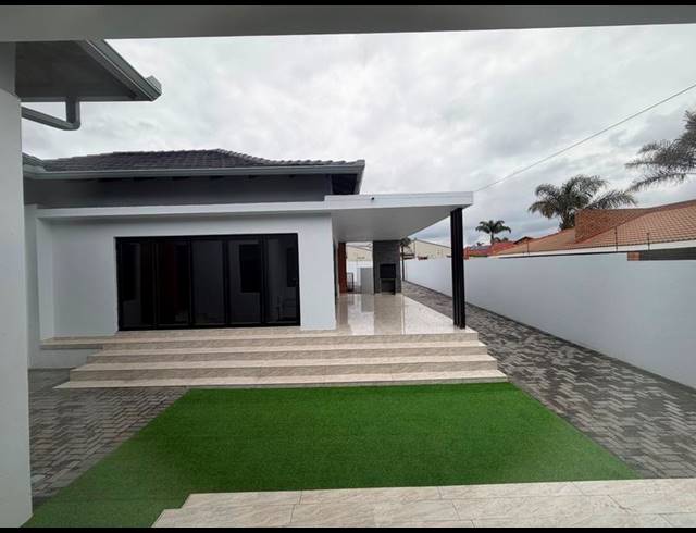 5 BEDROOM HOUSE FOR SALE IN AERORAND